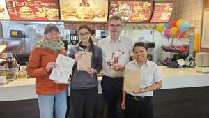 Bild vergr&ouml;&szlig;ern: &Uuml;bergabe1McDonaldsSOB