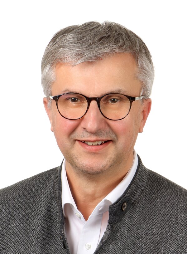 Bild vergr&ouml;&szlig;ern: Roland Bux