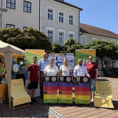 Bild vergr&ouml;&szlig;ern: &Uuml;bergabe UV-Tafeln