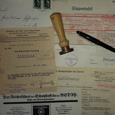 Bild vergrößern: Dokumente des Neuburger Gesundheitsamtes aus der Nazizeit